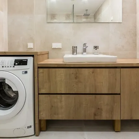 Premium شقة تالين